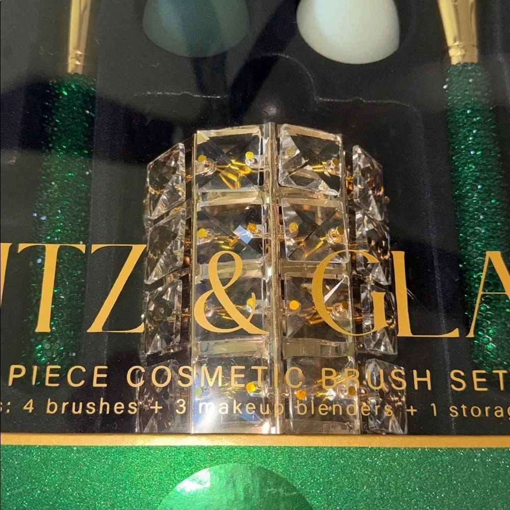 Glitz & Glam 8 Piece Cosmetic Brush Set - Green and Gold